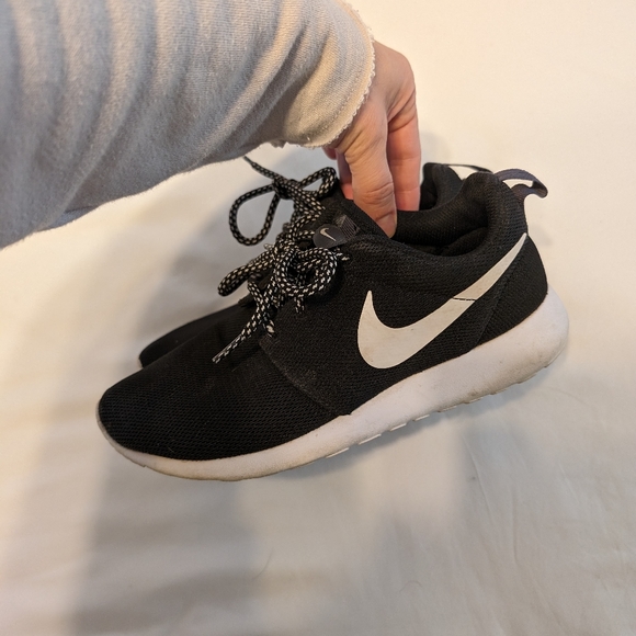 Nike Roche One - Picture 2 of 4